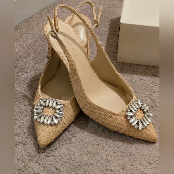 Anne Klein Women's Tan Slingback Shoes - Picture 2 of 11